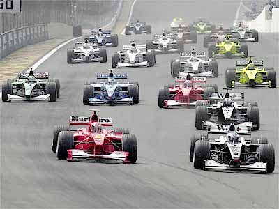 M. Schumacher puts himself in front of Coulthard.