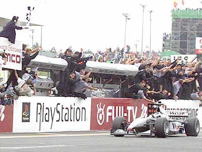 Hakkinen is the winner of the Japanese GP and the new World Champion.