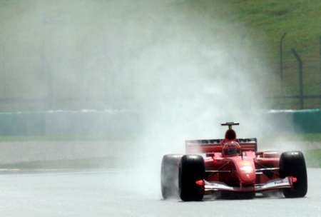 Barrichello in the rain.