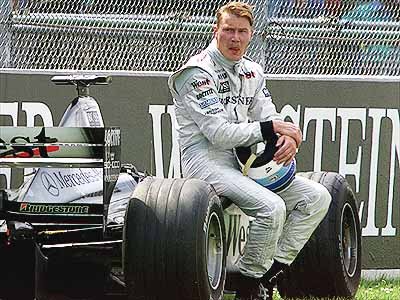 Hakkinen retires following a mistake